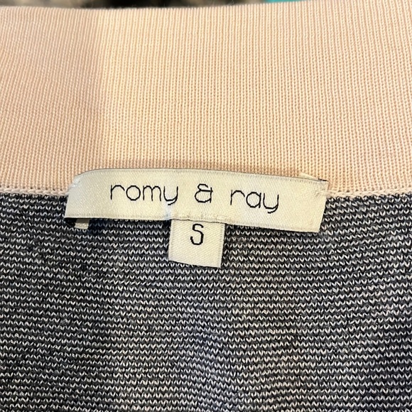 Ramy & Ray Paris Pink and Gray zip sweater - Small. - Picture 5 of 8